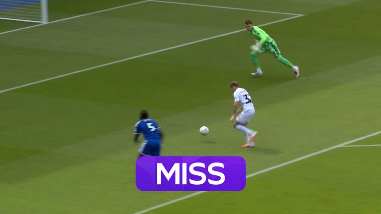 Harvey Saunders misses great opportunity to put Northampton into the lead
