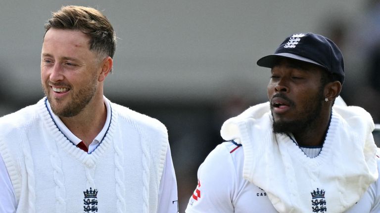 England's Ollie Robinson and Jofra Archer, Test cricket (Getty Images)
