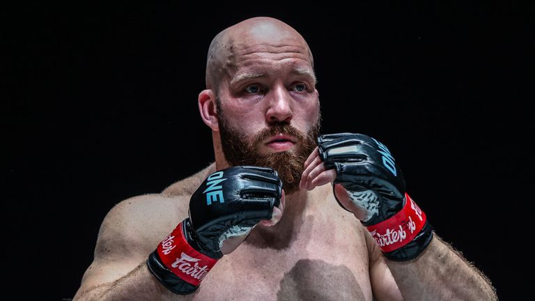 Paul Elliott, MMA fighter