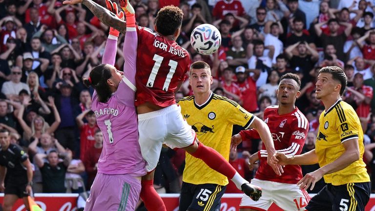 James Trafford denies Igor Jesus