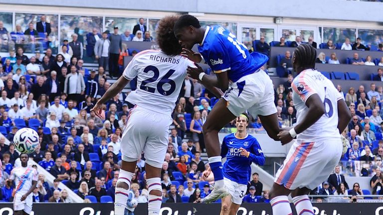 Thierno Barry heads Everton into a 2-0 lead against Crystal Palace