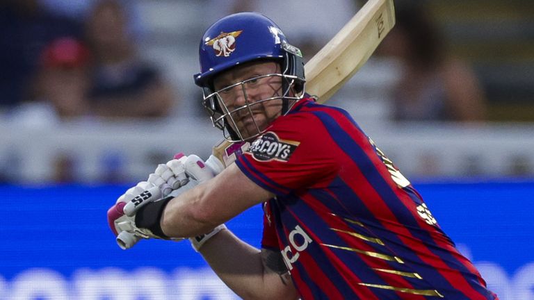 Tim Seifert smashes the fastest fifty in men's Hundred finals
