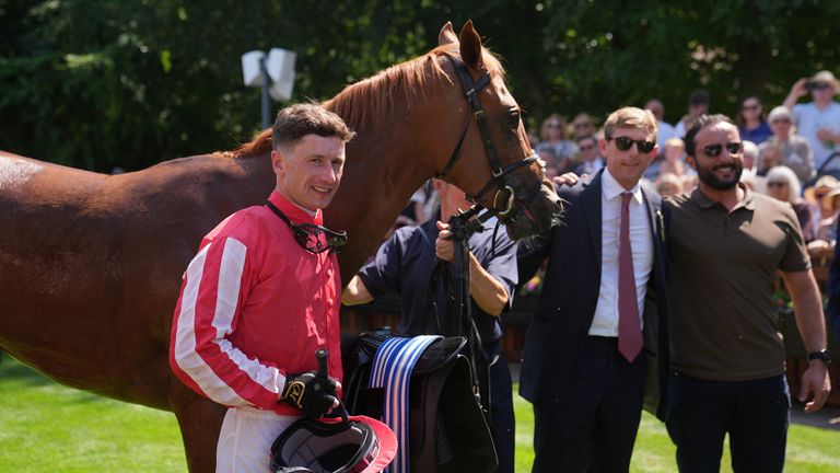 Winning rider Oisin Murphy with Senorita Bonita