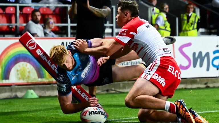 Picture by Olly Hassell/SWpix.com - 06/08/2026 - Rugby League - Betfred Super League Round 22 - St Helens v Hull FC - The Brewdog Stadium, St Helens, England - Harvey Barron of Hull FC scoring a try