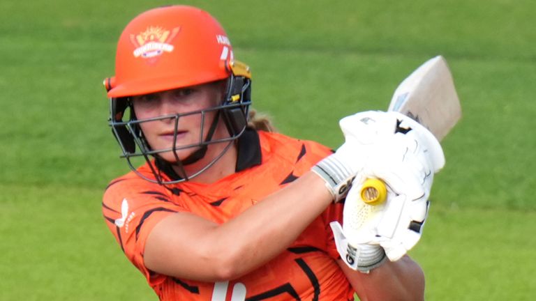 Sunrisers Leeds' Dani Gibson during The Hundred