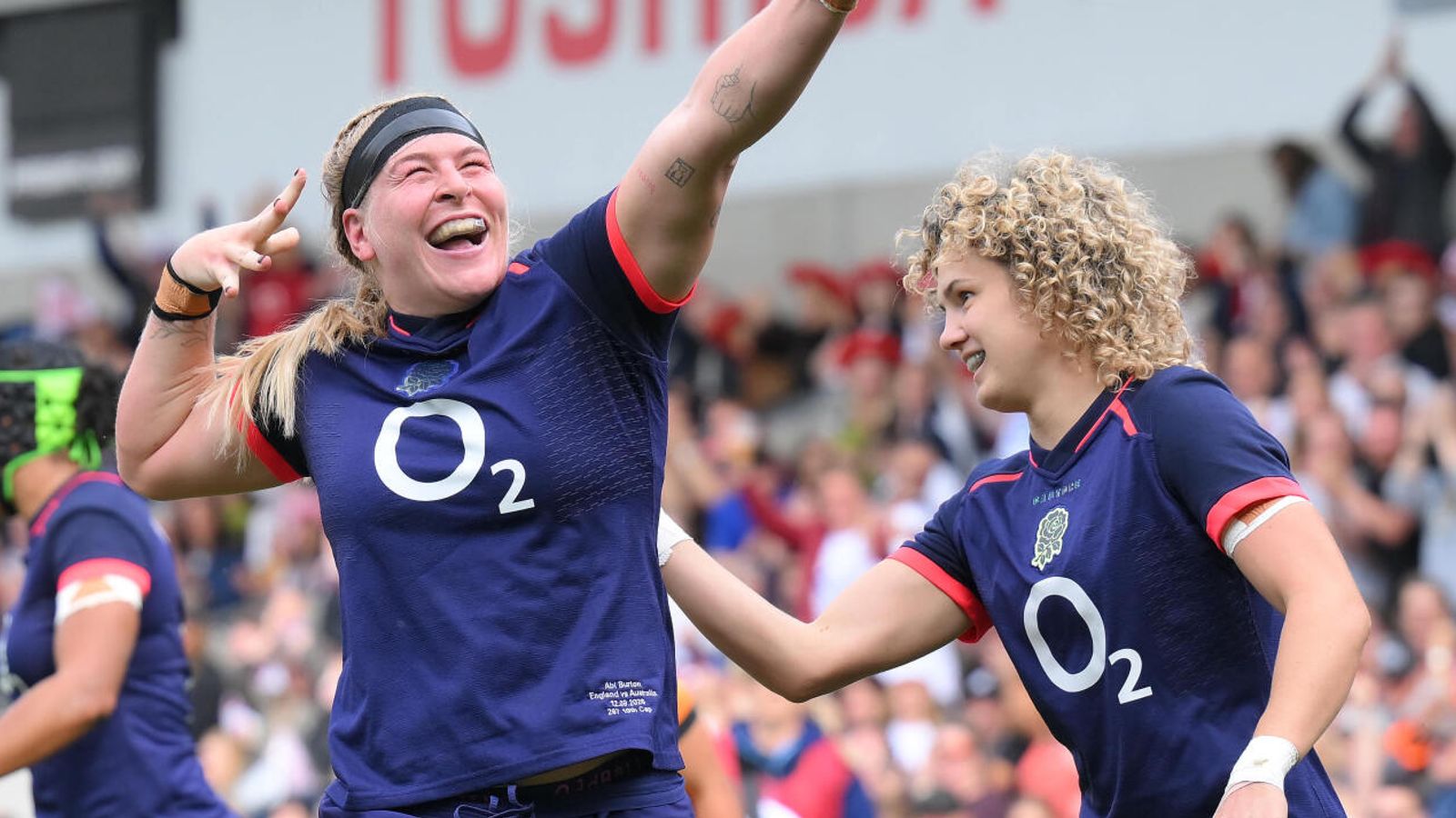 England Thrash Australia 48-15 After Rare Half-Time Deficit