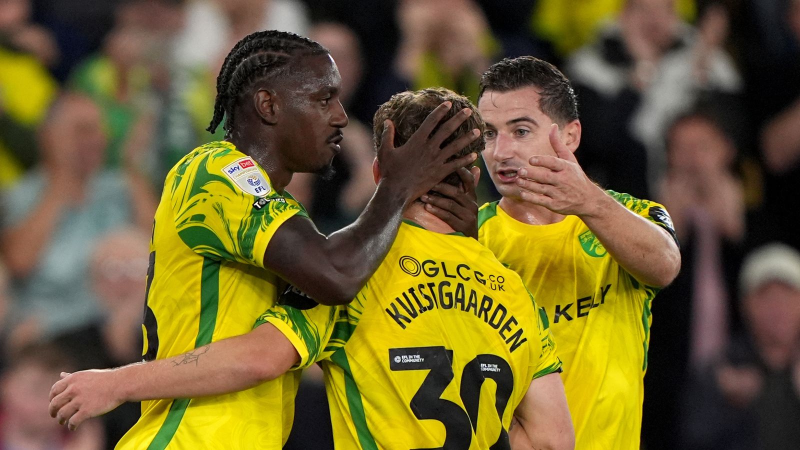 Norwich hold on to beat Birmingham at Carrow Road Norwich hold on to beat Birmingham at Carrow Road
