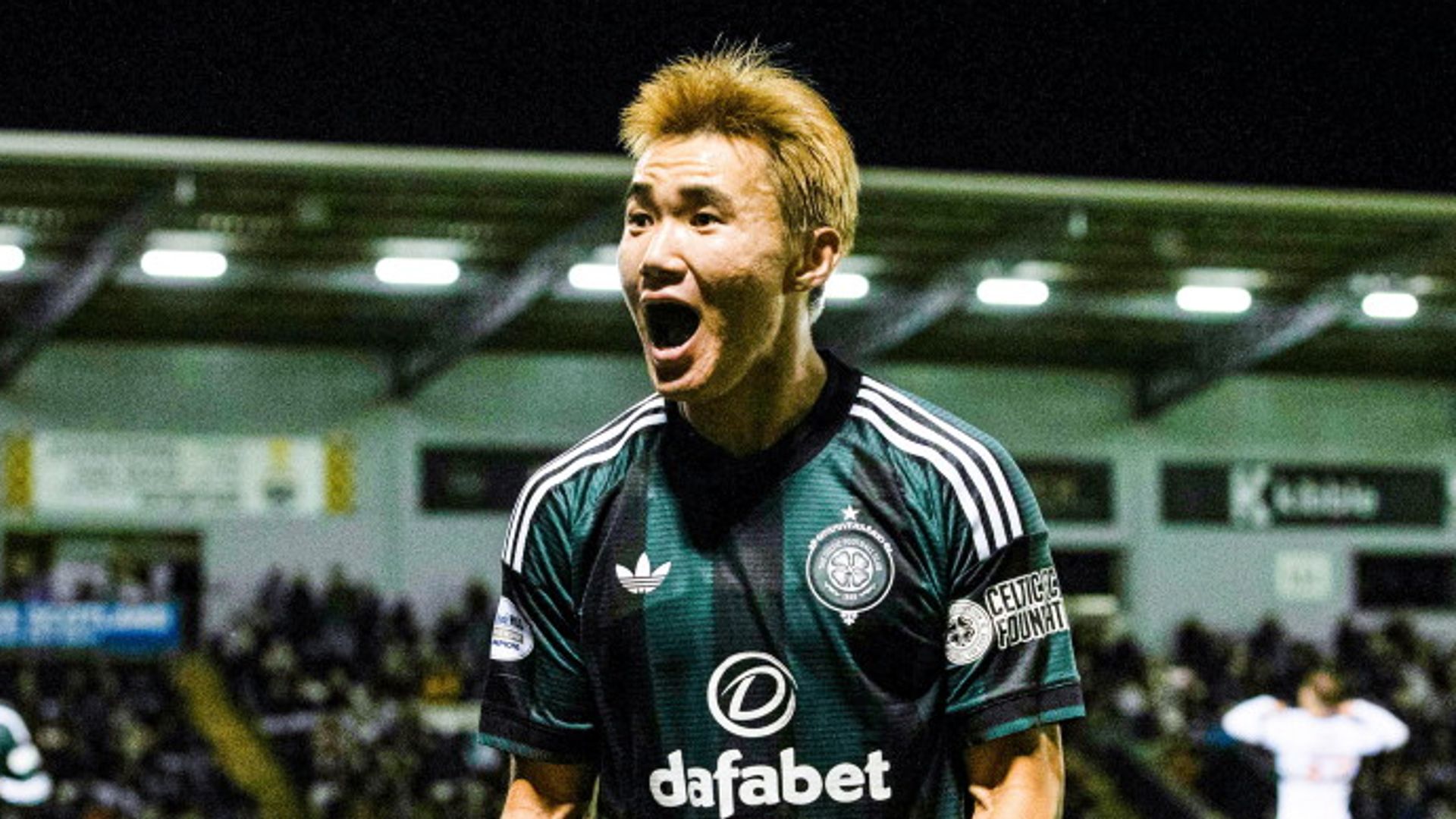 Celtic come from behind at St Mirren to maintain winning start