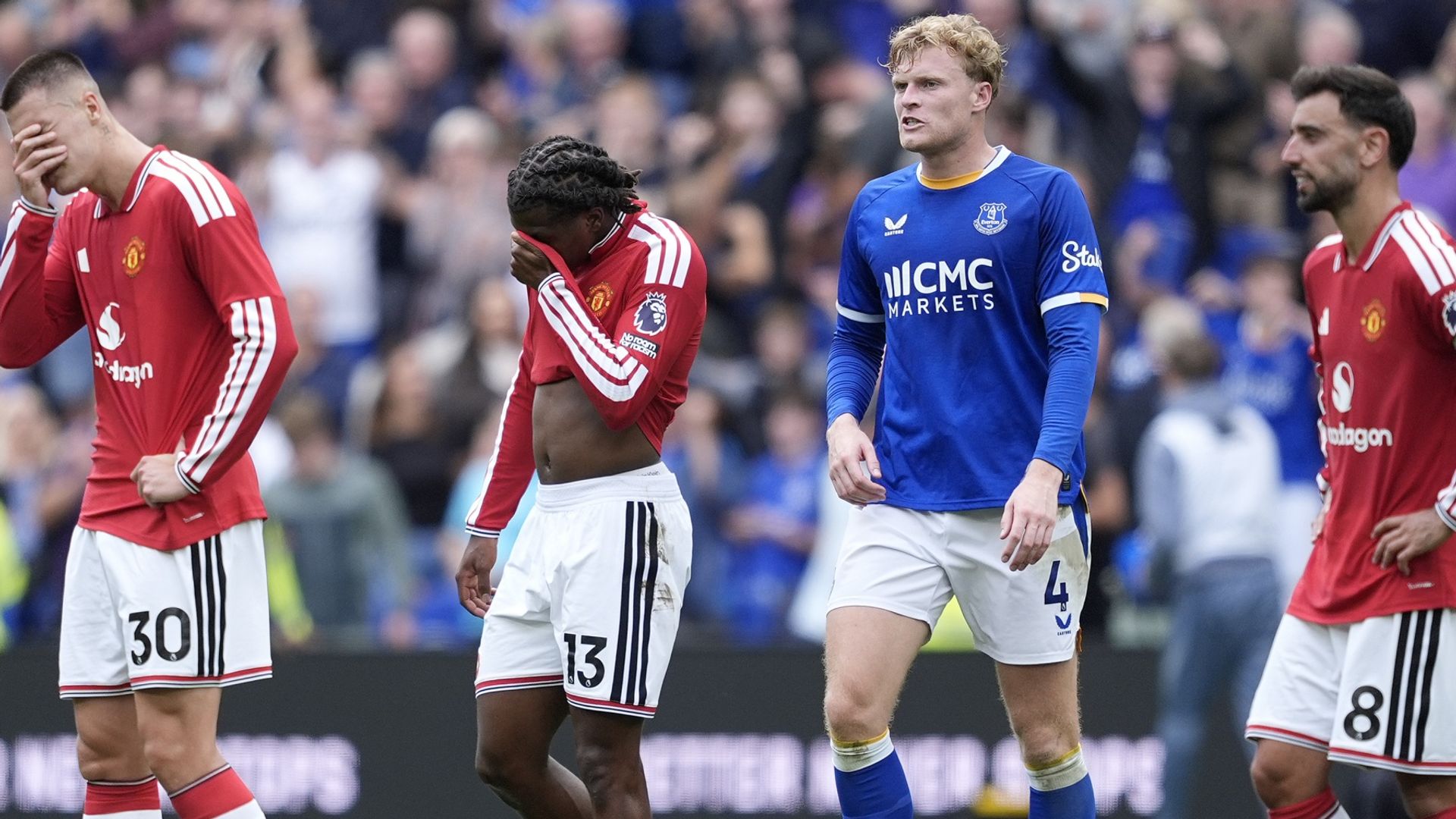 Reaction as late Maitland-Niles stunner sees Everton hold Man Utd LIVE!
