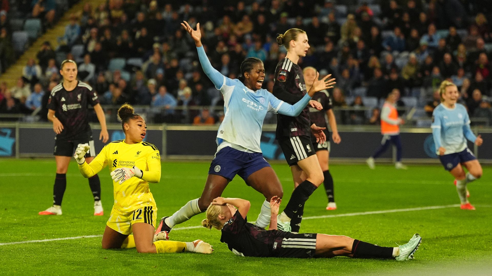 WSL: Man City score twice late on to beat Liverpool LIVE!