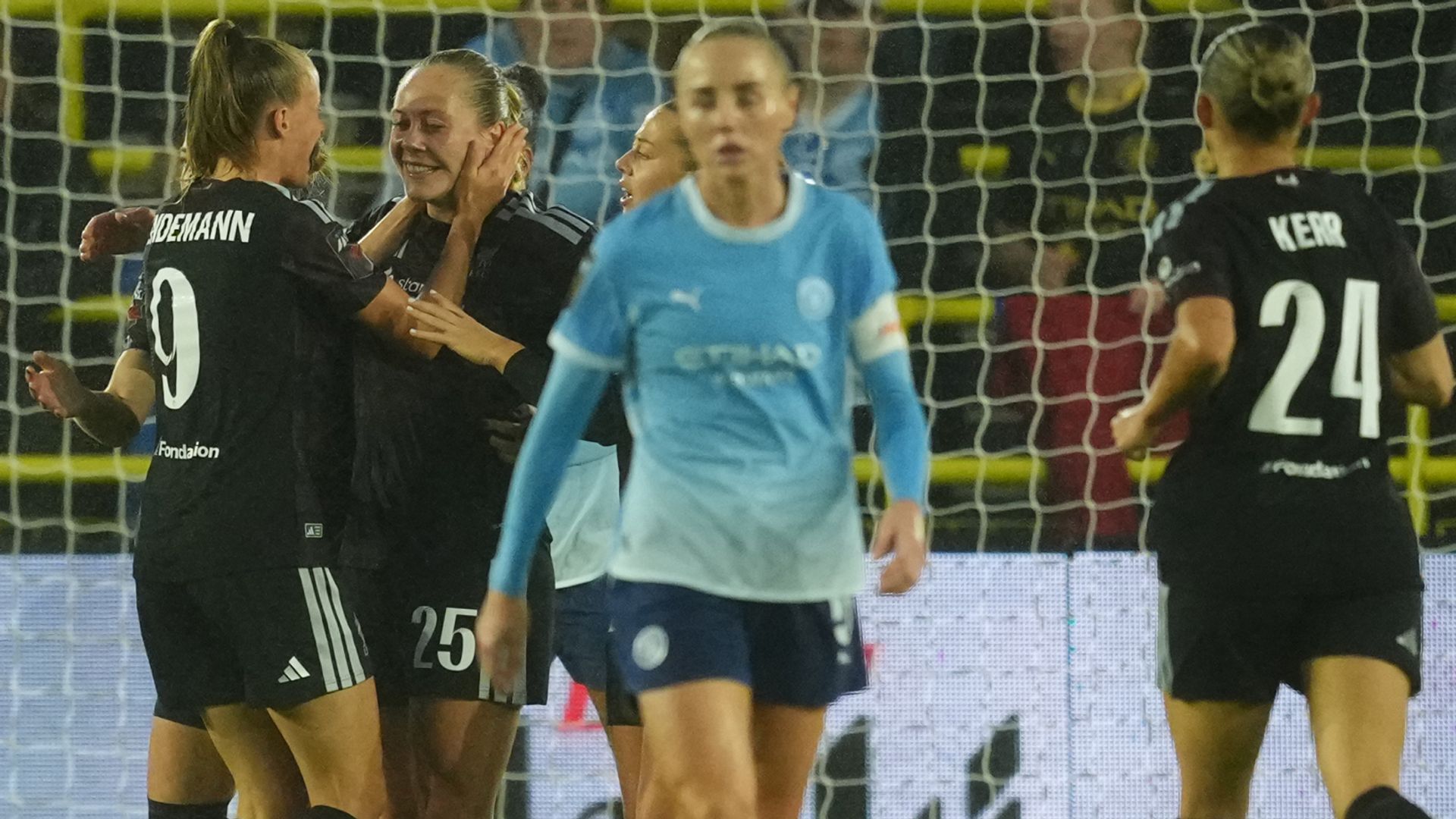WSL: Liverpool level after Man City defensive mix-up LIVE!
