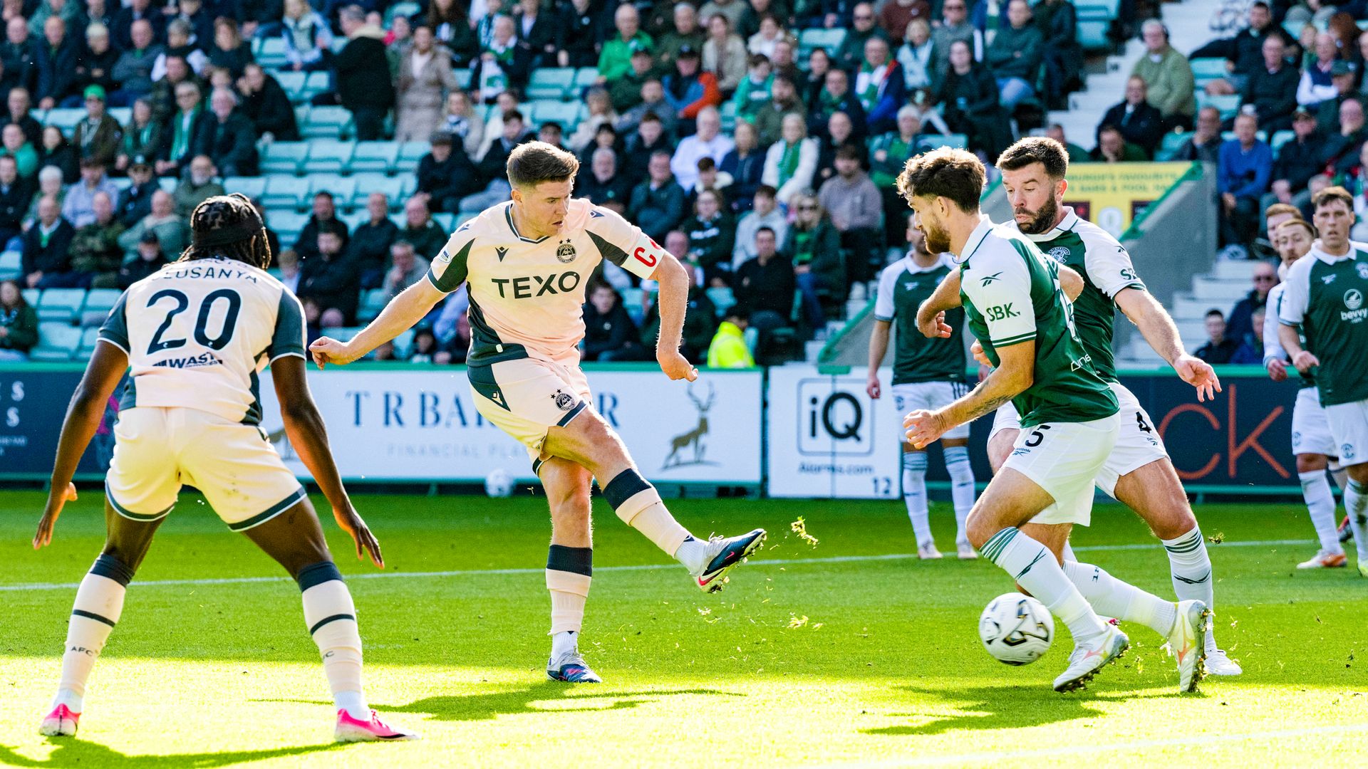 Boyle penalty earns Hibs draw with Aberdeen