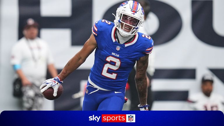 Josh Allen found DJ Moore for the 43-yard touchdown as Buffalo extended their lead over Houston late in the first half.