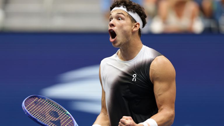 Ben Shelton, of the United States, reacts during the men's singles final of the U.S. Open tennis championships against Alexander Zverev, of 