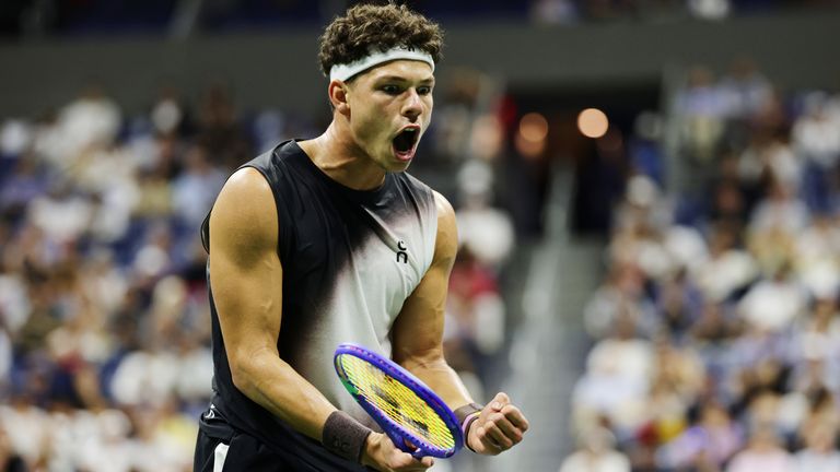 Ben Shelton celebrates after a point in the fifth set against Carlos Alcaraz at the US Open (AP Photo/Adam Hunger)