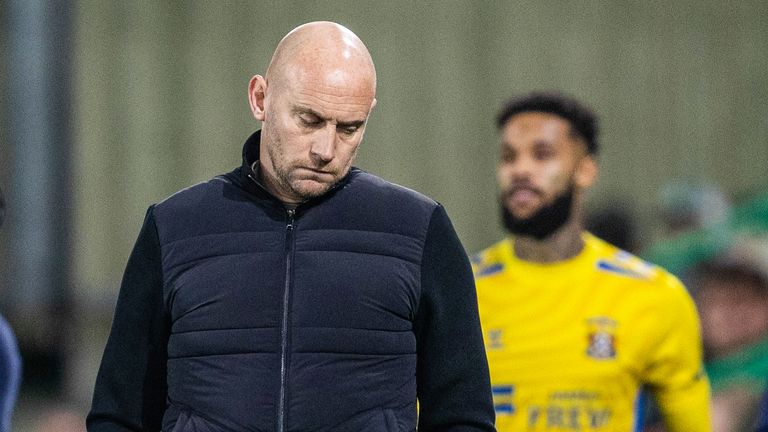 Pressure is mounting on David Gray as Hibs lose for sixth home league game in a row