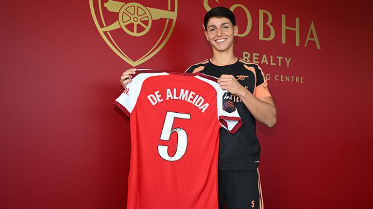 LONDON COLNEY, ENGLAND - SEPTEMBER 03: Elisa de Almeida signs for Arsenal at Sobha Realty Training Centre on September 03, 2026 in London Colney, England. (Photo by David Price/Arsenal FC via Getty Images)