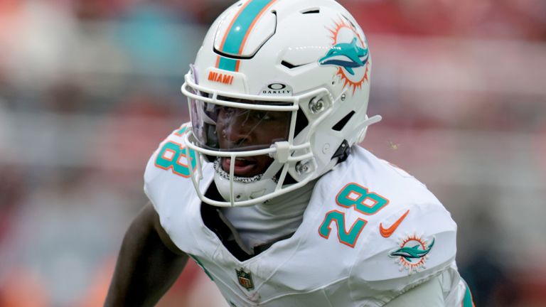 Miami Dolphins running back De'Von Achane 