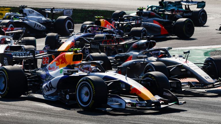 Yuki Tsunoda and Nico Hulkenberg (Photo by: HZ/picture-alliance/dpa/AP Images)