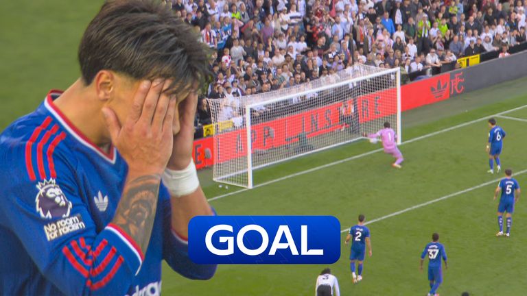 Man Utd's Lisandro Martínez scored an own goal to give Fulham the lead.