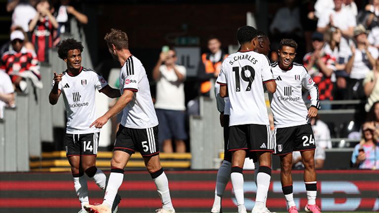 LONDON, ENGLAND - SEPTEMBER 05: Josh King of Fulham celebrates scoring his team?s first goal with teammates during the Premier League 2026/27 match between Fulham and Crystal Palace FC at Craven Cottage on September 05, 2026 in London, England. (Phot