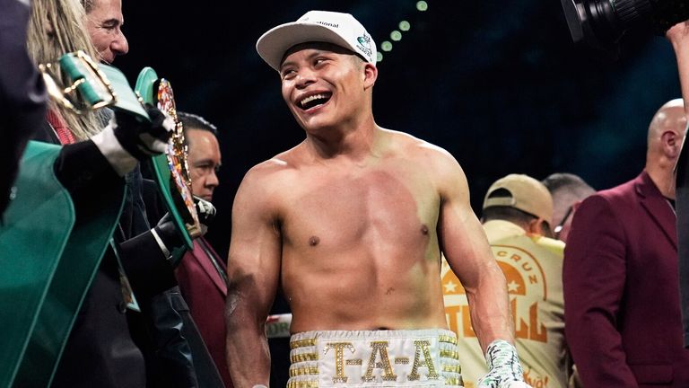 Isaac Cruz won a controversial fight in San Diego