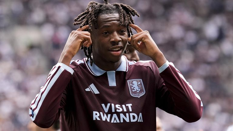 Johan Manzambi celebrates after scoring against Spurs