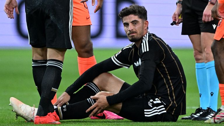 Kai Havertz picks up an injury