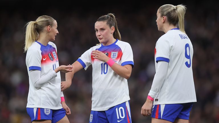 Both Chloe Kelly and Ella Toone have struggled for form with Arsenal and Man Utd respectively this season