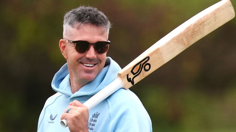 Kevin Pietersen at England cricket training (PA Images)