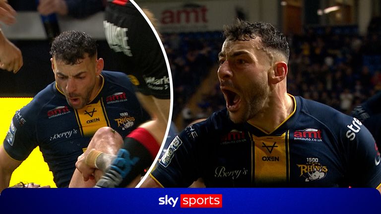 Magic from Jarrod Connor as he launches and finishes a superb Leeds Rhinos score