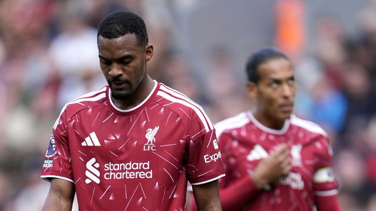 Ryan Gravenberch and Virgil van Dijk during Liverpool's stalemate against Fulham