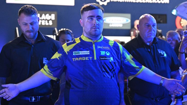 25/10/25: 2025 Machineseeker European Championship, Dortmund. Round 2. Luke Littler v James Wade. Picture: Michael Cooper