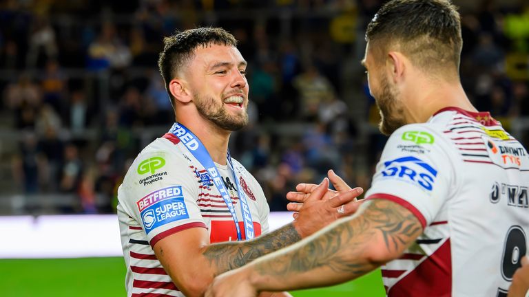 Picture by Allan McKenzie/SWpix.com - 05/09/2026 - Rugby League - Betfred Super League Round 26 - Leeds Rhinos v Wigan Warriors - AMT Headingley, Leeds, England - Wigan's Oliver Partington with the Betfred Player of the match award after victory over Leeds.