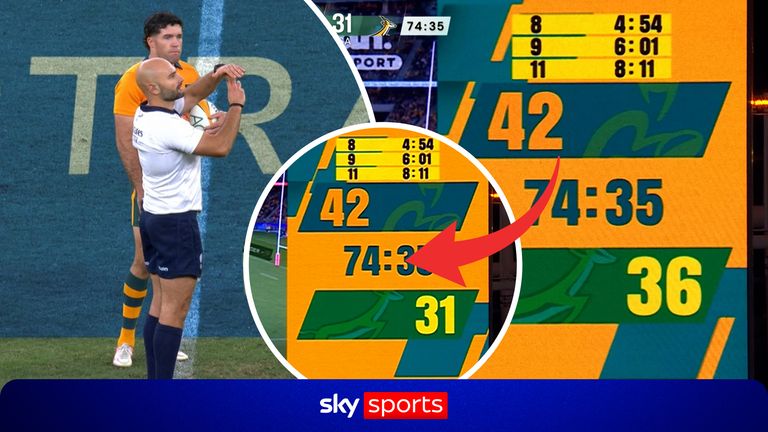'Everyone stop, the score's wrong!' | Ref halts kick-off over scoreboard error