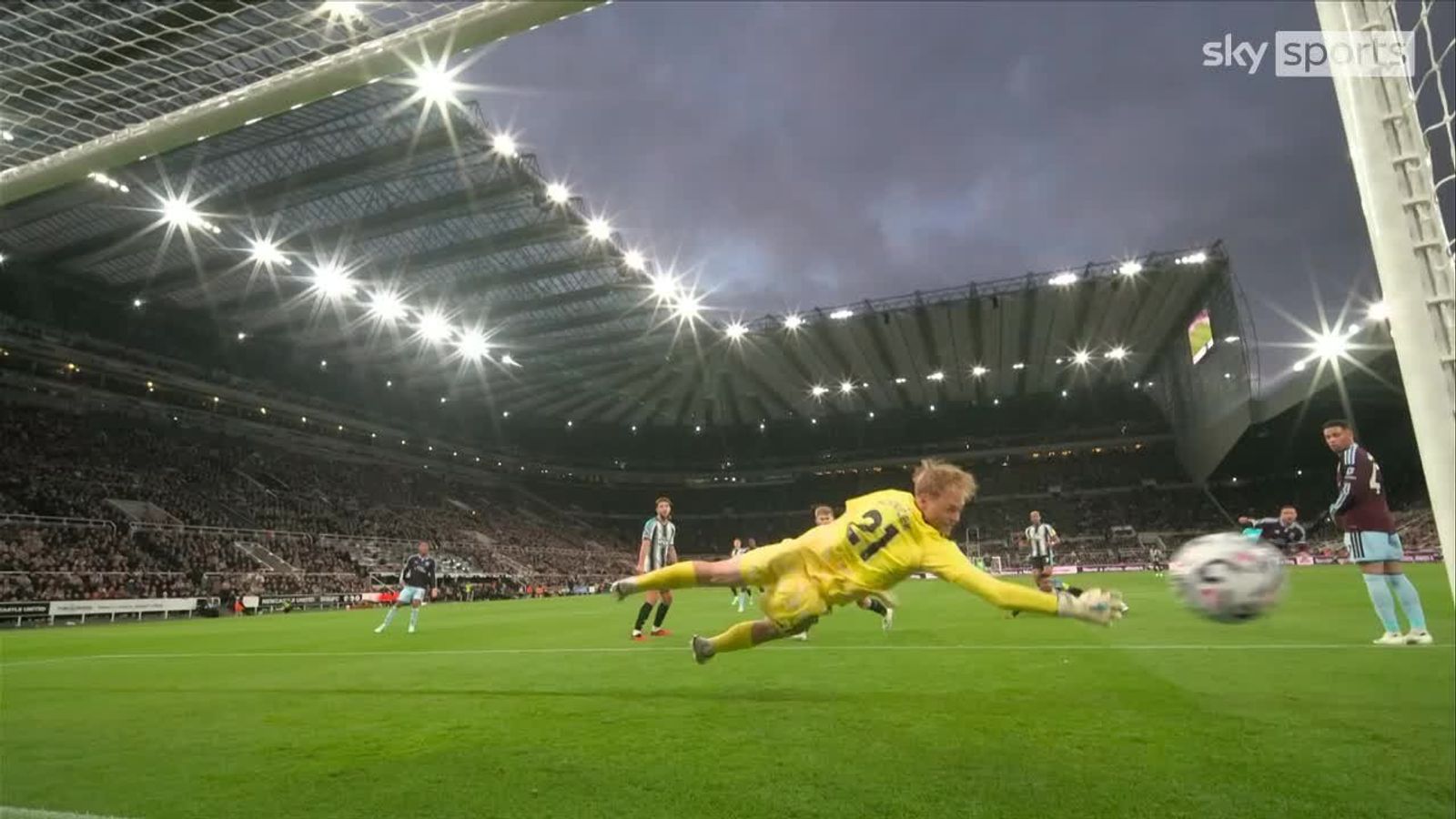 Emiliano Buendia Nearly Scores for Aston Villa Against Newcastle