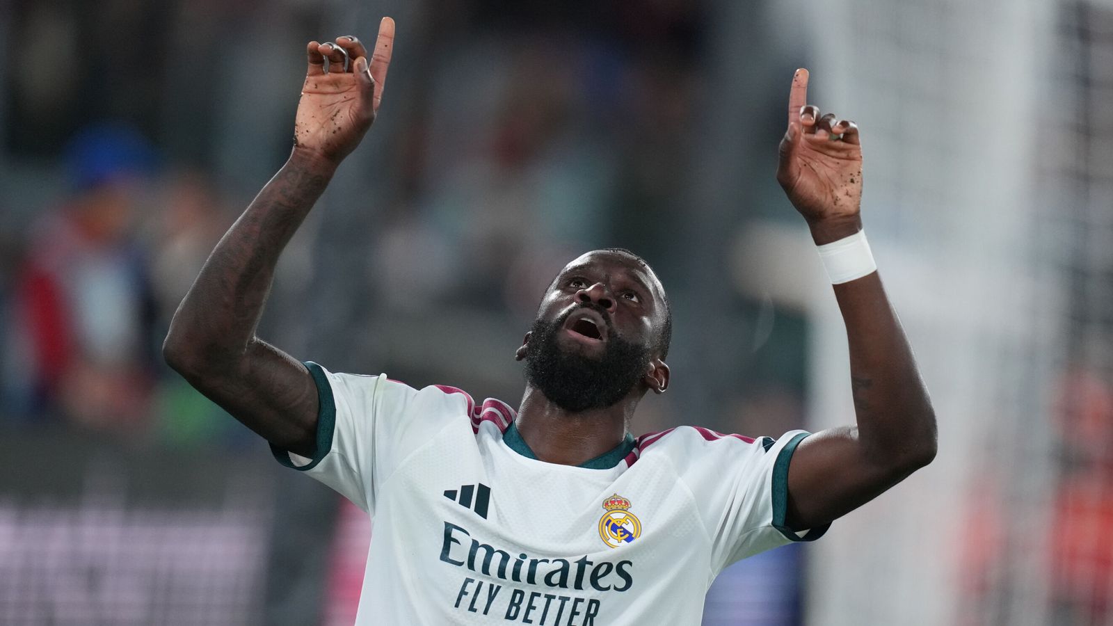 Real Madrid produce incredible late comeback to beat Roma