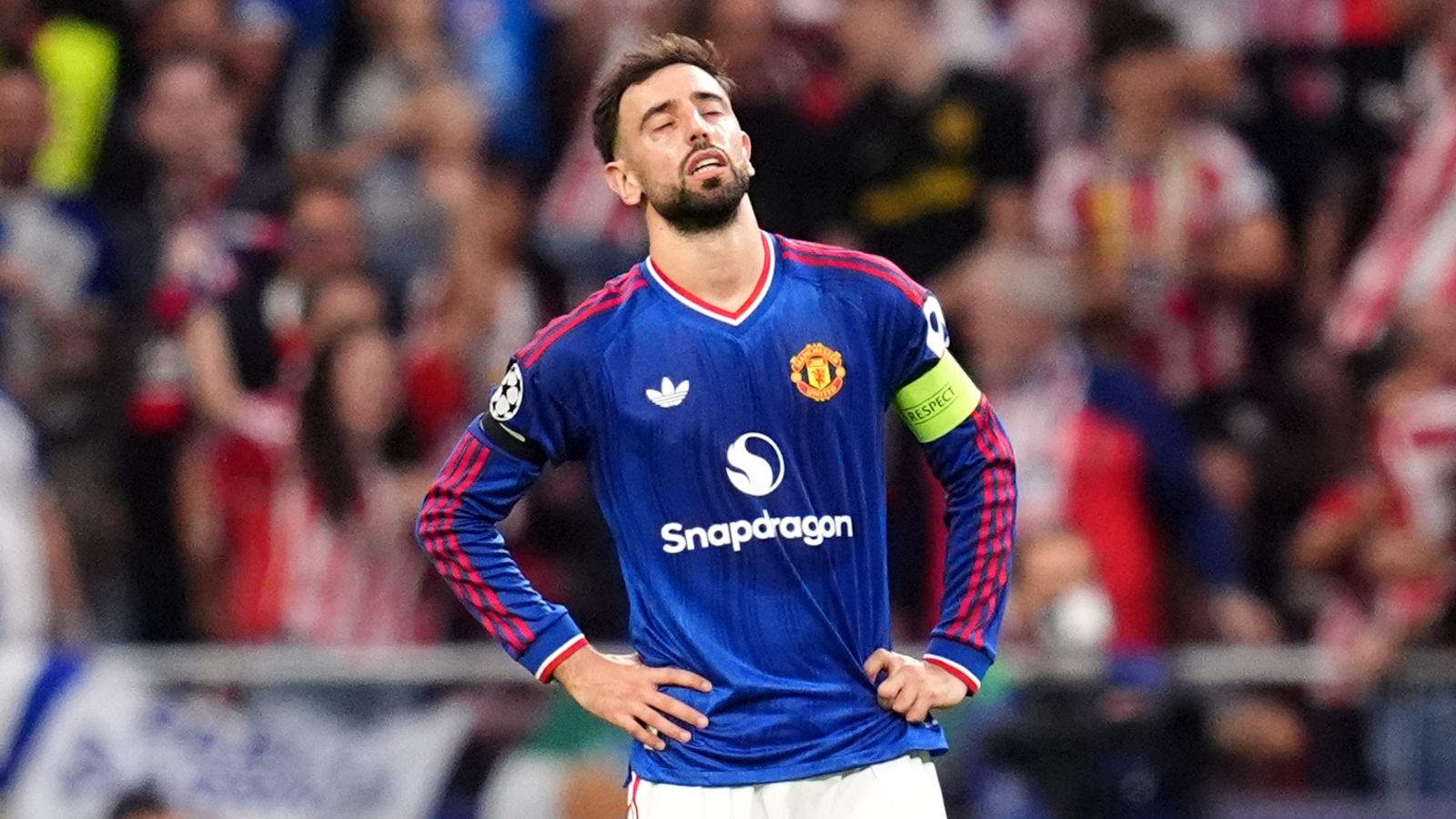 Man Utd beaten by Atletico as Yoro controversially sent off
