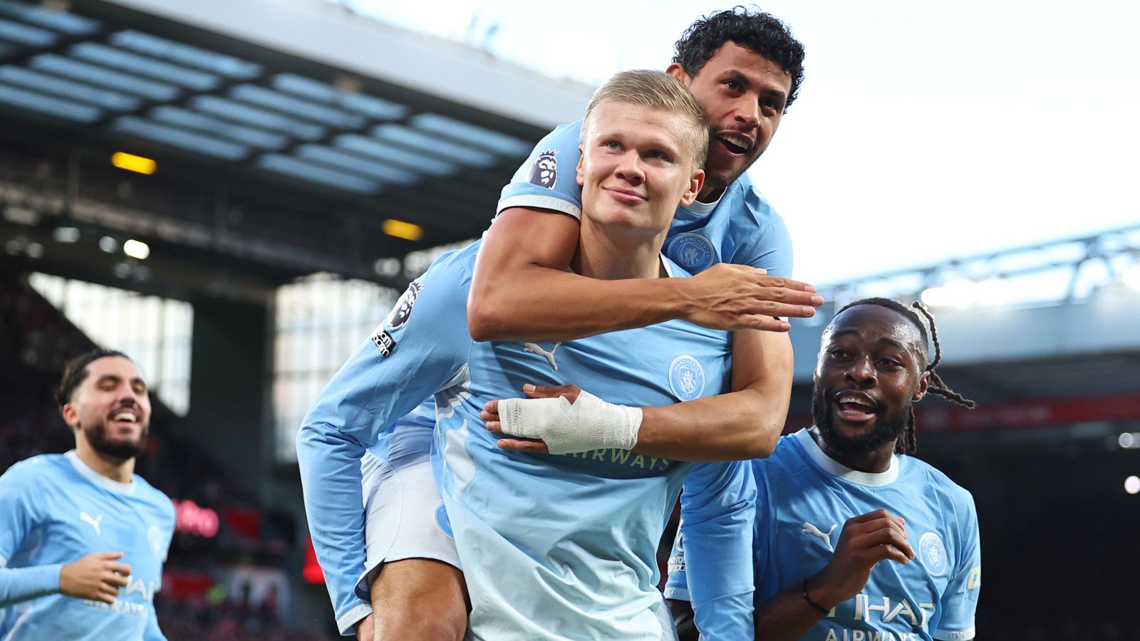 Defiant Man City issue on-field statement by beating 10-man Liverpool