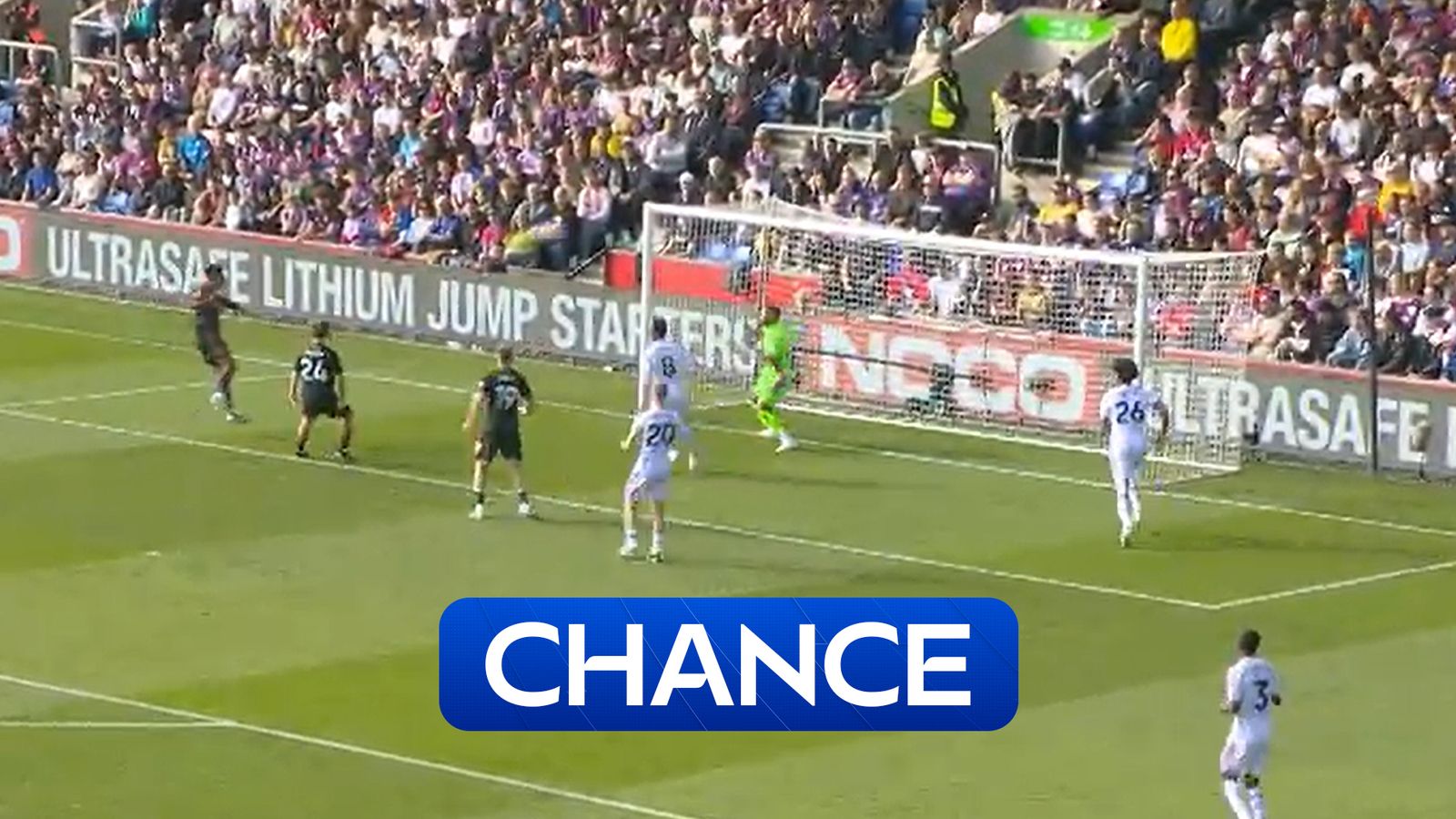 Walter Benitez Saves Crystal Palace from Dan Ndoye's Header