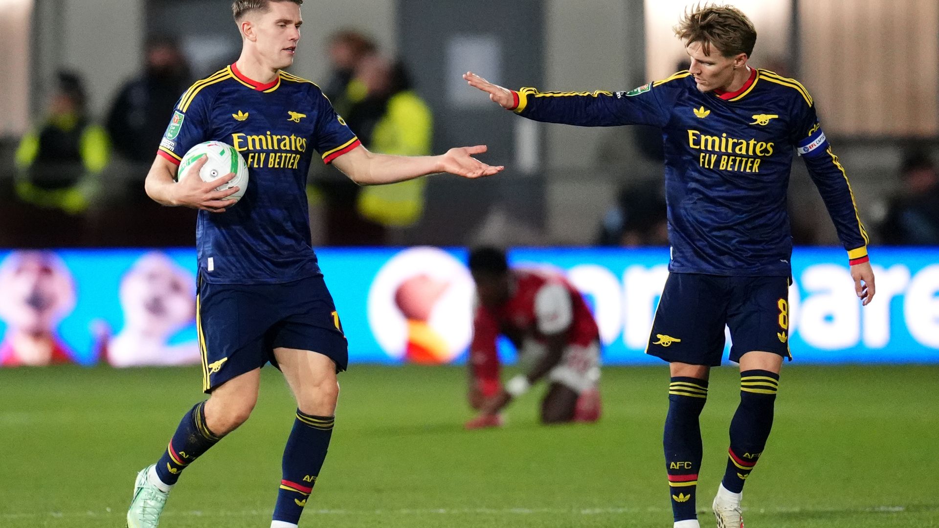 Arsenal smuggle home equaliser at Fleetwood LIVE!