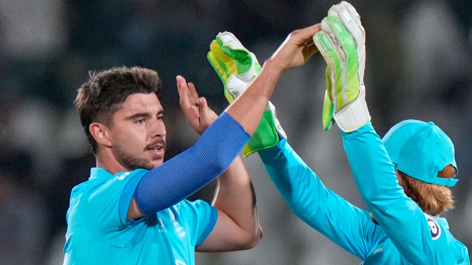 Sri Lanka two down chasing 430 as Brook smashes fastest 200 in ODI history LIVE!