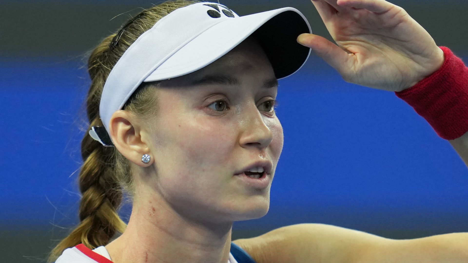 Rybakina suffers shock loss to world No 118 in first match as world No 1