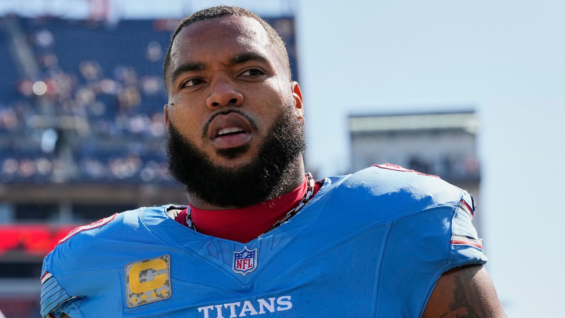 Bears land Simmons in blockbuster trade from Titans