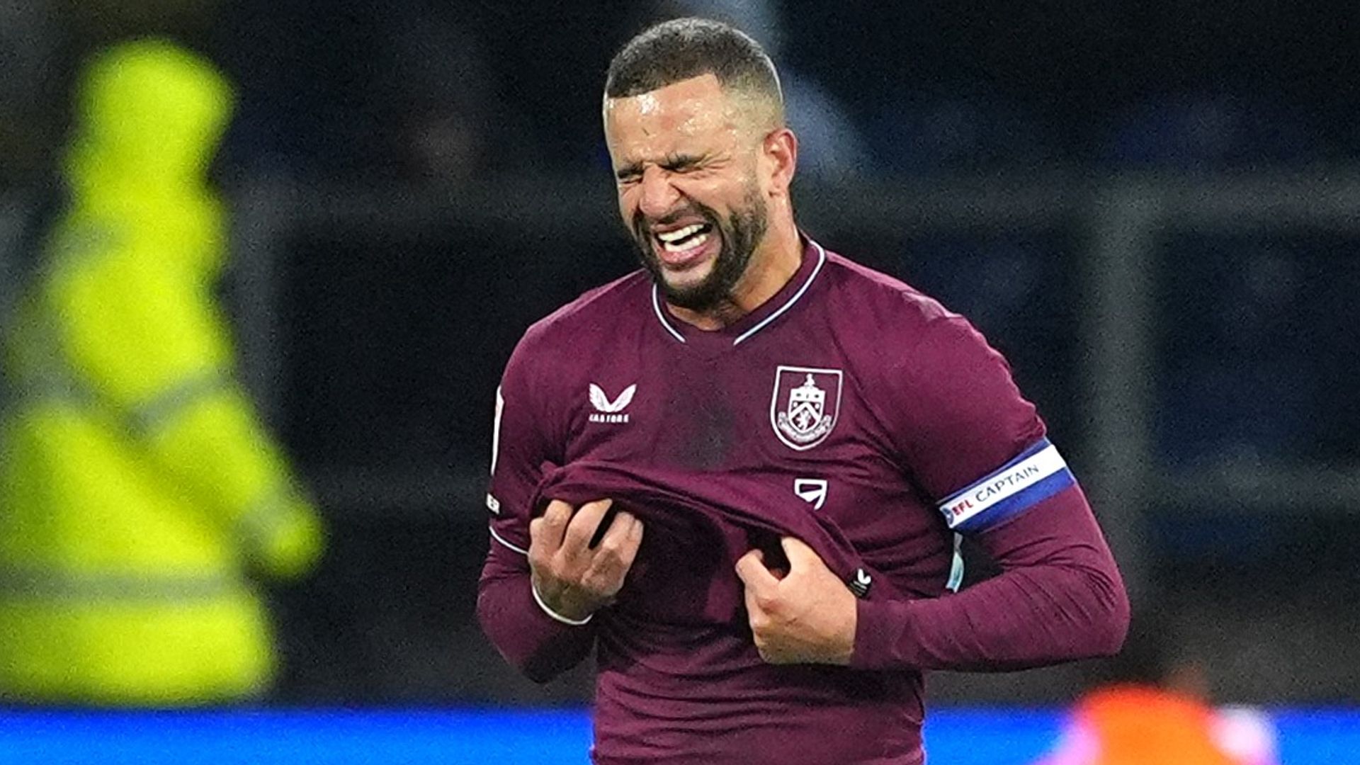 Wolves fight back to lead Burnley LIVE!