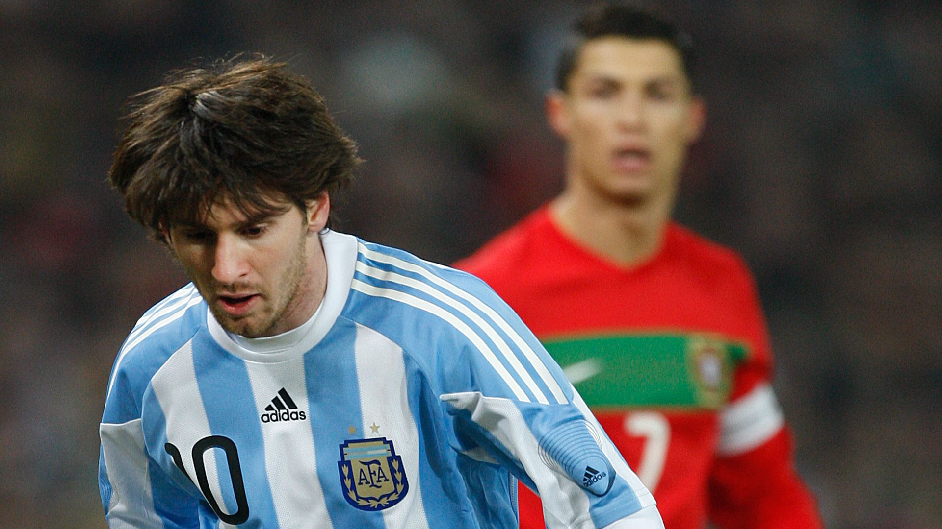 Messi lauded as Ronaldo involved in bitter dispute - a fitting finale?