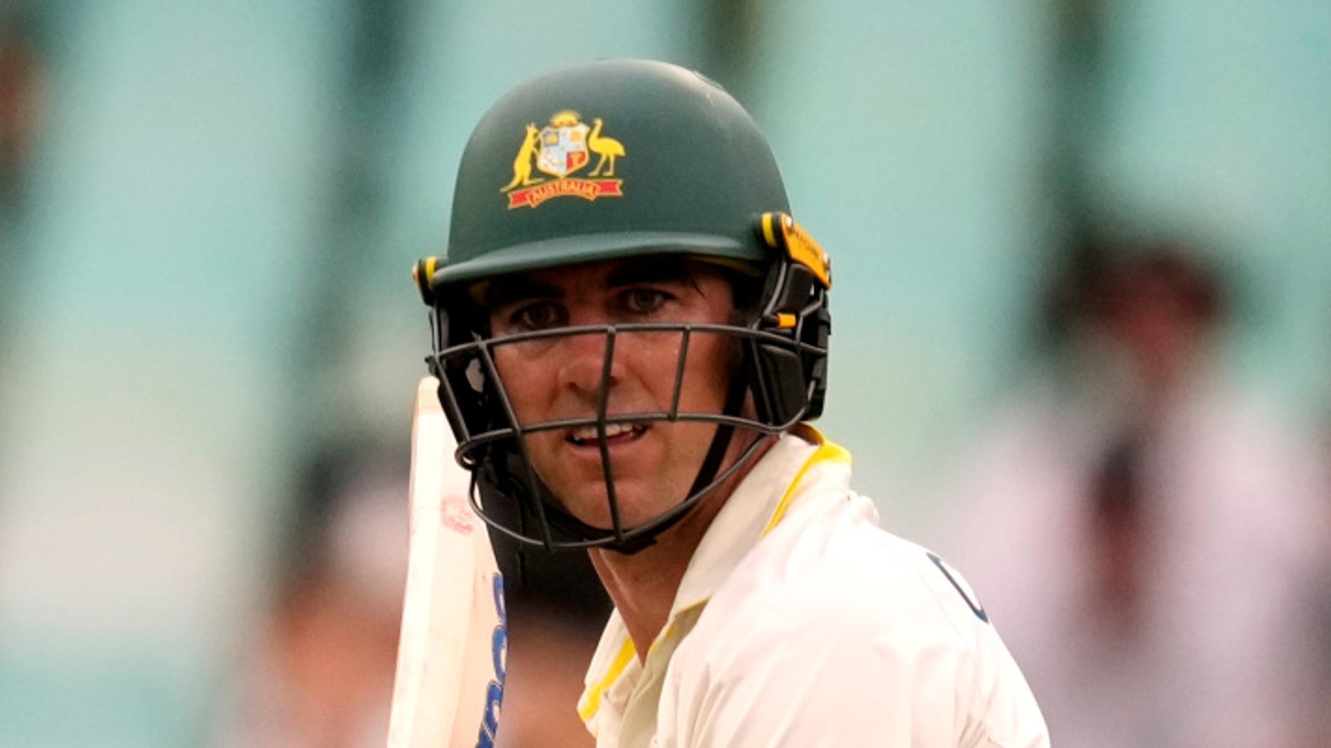 South Africa's impressive bowlers halted by bad light as Australia battle