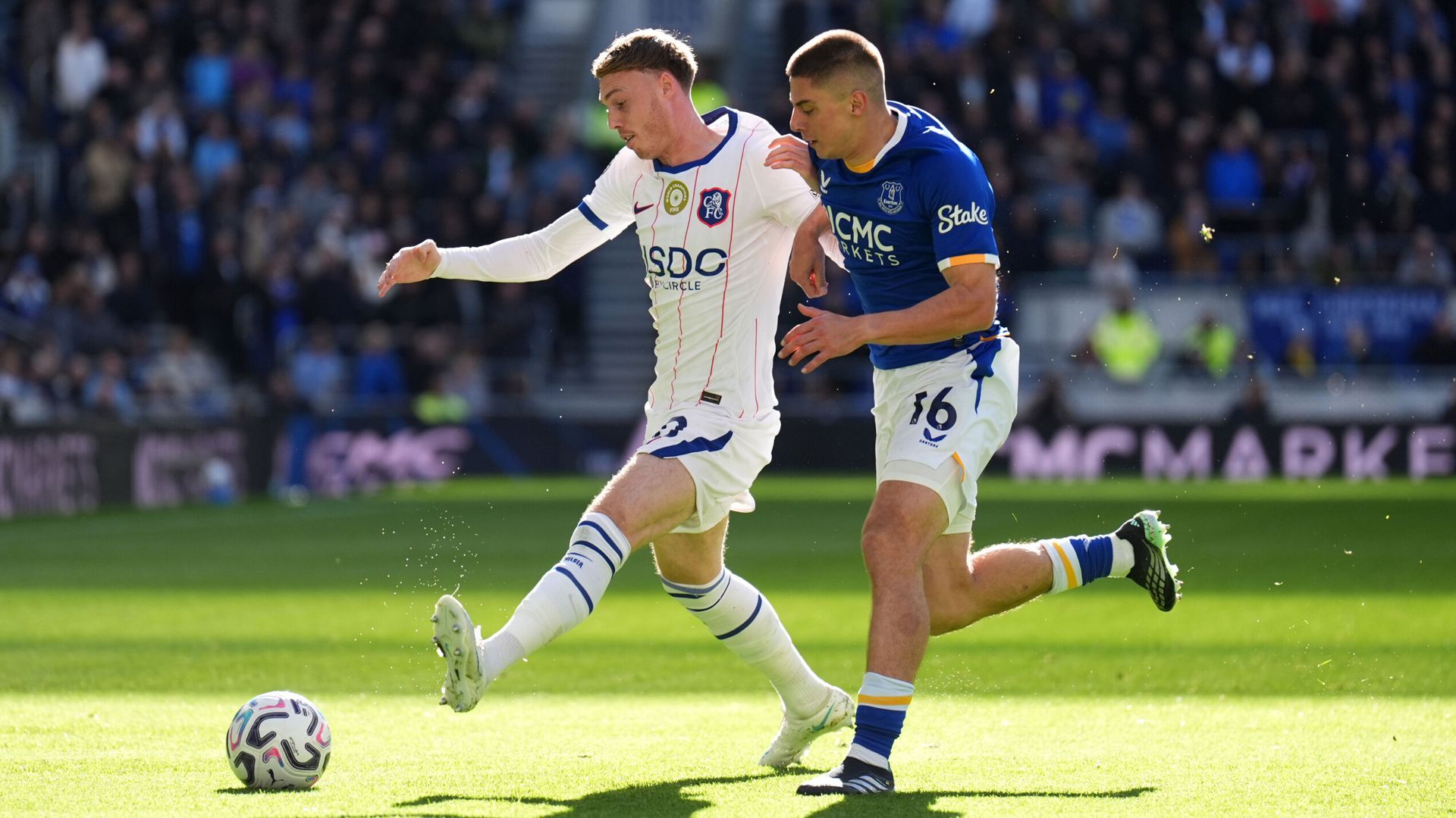 Chelsea pushing for opener at Everton LIVE!