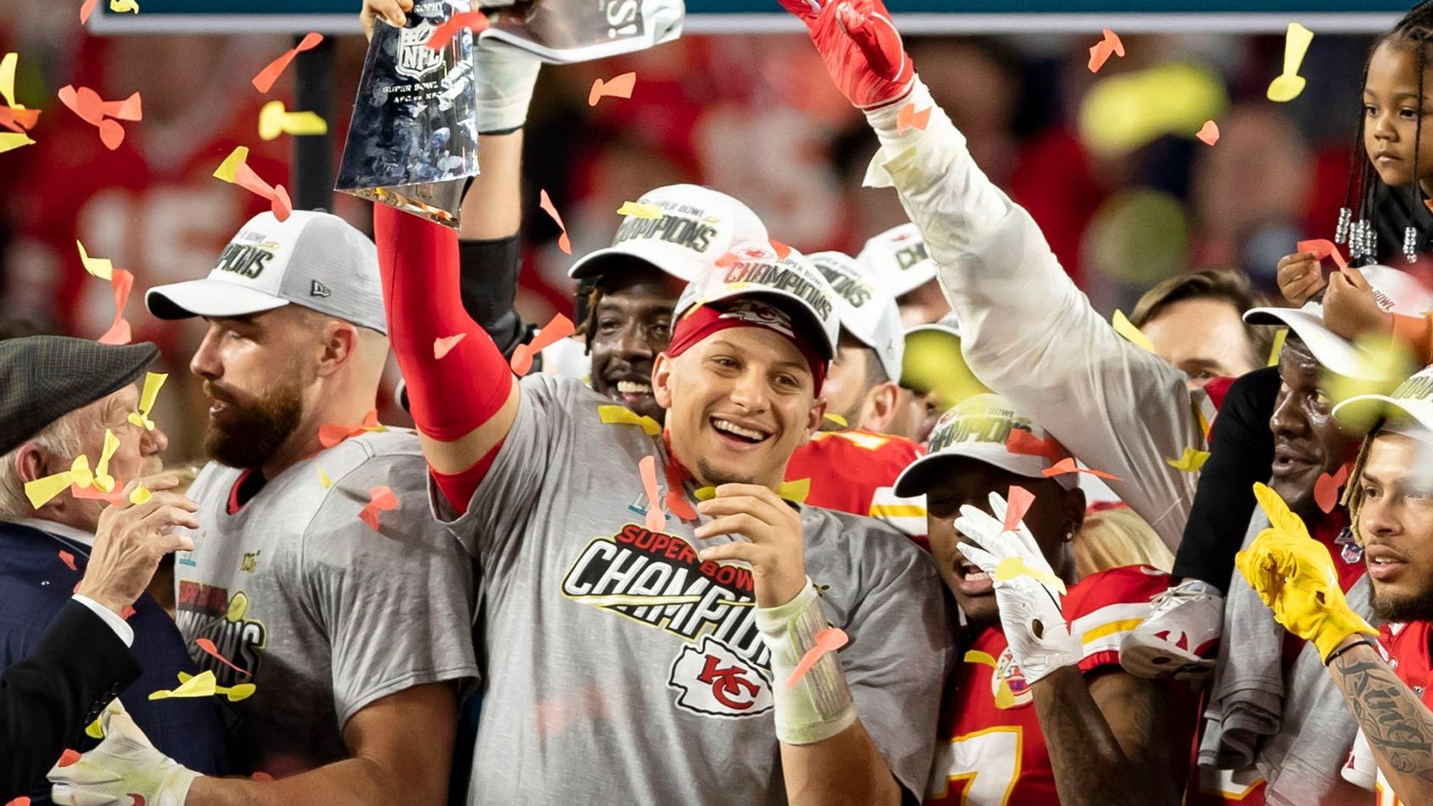 Mahomes lifts the Lombardi Trophy in 2020