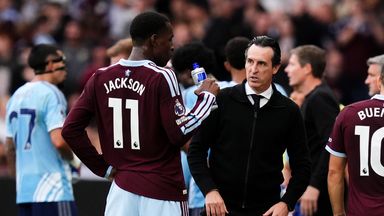 Nicolas Jackson talks to Unai Emery on the sidelines during the 2-1 loss to Nottingham Forest